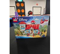 PRE-ORDER LEGO Disney: Lilo and Stitch Beach House (43268)