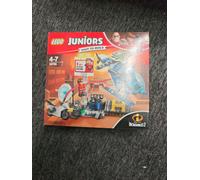 LEGO UK 10759 Incredibles 2 Elastigirl's Rooftop Pursuit Set