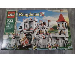 LEGO Kingdoms 7946 King's Castle 933 Pieces Lion Dragon Knights Retired