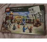 LEGO Minecraft 21273 The Ghast Balloon Village Attack Age 10+ 555pcs
