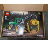 LEGO Technic: John Deere 948L-II Skidder Vehicle Set (42157)