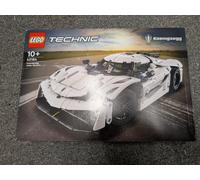 LEGO TECHNIC: Koenigsegg Jesko Absolut White Hypercar (42184) - BNIB - Free P&P