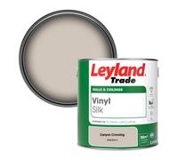 Leyland Trade Vinyl Silk Walls & Ceilings Emulsion Paint Canyon Crossing (Ppg1074-3) - 2.5L