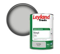 Leyland Trade Vinyl Silk Walls & Ceilings Emulsion Paint Free Reign (Ppg1004-2) - 5L