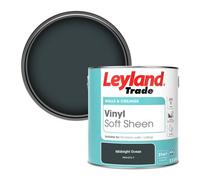 Leyland Trade Vinyl Soft Sheen Walls & Ceilings Emulsion Paint Midnight Ocean (Ppg1012-7) - 2.5L