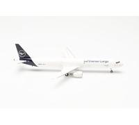 LGYGMD airplane model Lufthansa Cargo A321P2F -D-AEUC Hello Europe on a scale of 1 : 200, plastic miniature with pedastal, model building, collectors edition