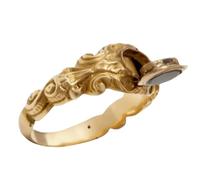 Licsaliwe Vintage Poison Ring with Secret Compartment, Brass Locket Ring for Pills and Keepsakes, Golden Retro Style Jewelry