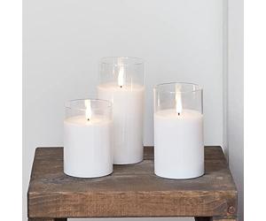 Lights4fun Set of 3 TruGlow® Clear Glass Battery Operated LED Flameless Pillar Candles Real White Wax with Timer