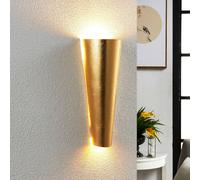 Lindby Perfectly shaped Conan wall light in gold