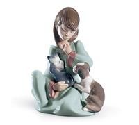 LLADRÓ Cat Nap Girl Figurine. Porcelain Figure Figure.