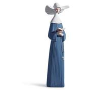 LLADRÓ Figure Prayerful Moment Nun Figurine in Glossy Porcelain. Religious Decorative Figure of Porcelain Nun in Soft Pastel Tones
