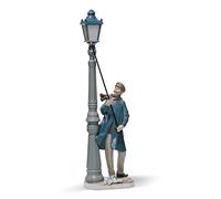 LLADRÓ Lamplighter Figurine. Porcelain Figure Figure.