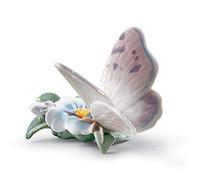 LLADRÓ Refreshing Pause Butterfly Figurine. Porcelain Figure Figure.