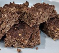Lola’s Lip Smacking Dog Treats - Vegan Pawlicious Brownie Bites with Carob Powder, All-Natural Plant-Based Dog Snacks, Grain-Free & Dairy-Free, Soft-Baked Treats, 200g Bag