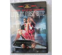 LOVE AT FIRST BITE DVD George Hamilton Susan Saint James NEW UK Compatible R2