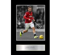 Luke Shaw Man United Football Pre Printed Signature Signed Mounted Photo Display #1 Printed Autograph Picture 10x8 Inch Mount