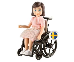 Lundby Dolls House Accessories - Bendable Posable Figure with Doll Wheelchair - Dollhouse Furniture, Mini Dolls House People Doll Set for Creative Play, Scale 1:18, Girls Toys Age 3 +