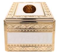 Luxshiny Luxury Tissue Box Holder with Embossed Relief Pattern Acrylic Paper Towel Storage Elegant Gold and White Design for Hotel Restaurant Ktv Use