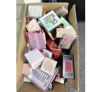 Luxury Beauty Box Make Up Gift Set Hamper For Her,Professional Beauty Kit may include various variety of Eyeshadow Palettes, Brushes, Lipsticks, False Lashes, Blending Sponges, Complete Cosmetics Coll