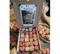 Luxury Hand Made Dog Safe Dog Chocolates x 24 Chocs Presented In A C6 17CM X 13CM Gift Box