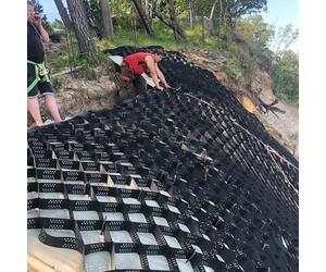LZMZMQ Geogrid Steep Hillside Slope Grid Erosion Control, 10cm Tall Retaining Wall Driveway Gravel Stabilisation Grid/Embankment Ground Reinforcement Grids, 30x30 CM Single Mesh(3ft x 15ft/1m x 5m)