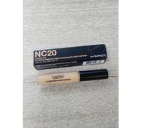 M.A.C Studio Fix 24HR Smooth Wear Concealer In NC20 7ml
