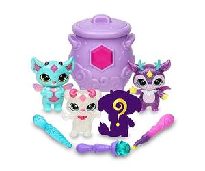 Magic Mixies - Magic Mixlings Mega Pack, Magic Cauldron and 4 Shiny Mixies Dolls, 1 Surprise Figure, 3 Wands, Collectable Toy, Boys and Girls from 4 Years, Famous (MG002000)