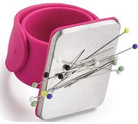 Magnetic Wrist Strap,1PCS Magnetic Silicone Wrist Strap,Magnetic Pin Bracelet,Magnetic Sewing Pincushion,Square Pin Cushion with Silicone Wrist Strap Wristband for DIY Sewing Embroidery Hair Clips