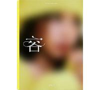 MAMAMOO - MAMAMOO SOLAR [ 容 : FACE ] 1st Mini Album ( FACE Ver. ) ( 1 CD+1 Photo Book+1 Message Card+1 Sticker+2 Photo Card+1 STORE GIFT CARD )