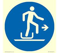 Mandatory: Alighting from toboggan to the right Sign - 150x150mm - S15