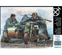 Masterbox 1:35 Scale WWII Era German Motorcyclists Construction Kit (Grey)
