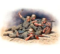 Masterbox 1:35 Scale German Infantry Eastern Front Battle Series Kit, 6.4 x 1.3 x 6.4 centimetres