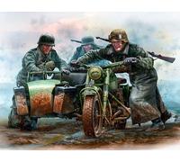 Masterbox 1:35 Scale WWII Era German Motorcyclists Construction Kit (Grey)
