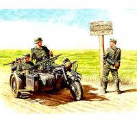 Masterbox 1:35 Scale German Motorcyclists 1940 1943 Figure, 13 x 13 x 38 millimetres