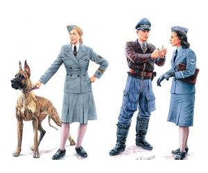Master Box MB3557 - 1/35 Woman At War: Germany, Luftwaffe Helferi - New