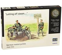 Glow2B 1:35 Scale Figure - German Motorcyclists 1940-1943 - 13x13x38 mm