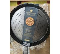 MasterClass Crusty Bake 28 cm Perforated Quiche Tin with PFOA Non Stick and Loose Bottom, Fluted, Robust 1 mm Carbon Steel, Black