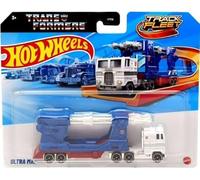 Mattel Hot Wheels Track Fleet, Ultra Magnus Robot Hauler, 1:64 Scale Diecast Vehicle, Blue