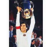 Media Storehouse Aston Villa Captain Lifts European Cup Print 1982 - Print 10"x8" (25x20cm) (5089090)