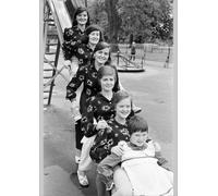 Media Storehouse The Nolan Sisters in Hyde Park Print, 18th August 1974 - Poster Print A2 (59.4 x 42cm) (21838379)