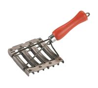 Metal/wooden currycomb with 8 rows of teeth Kerbl