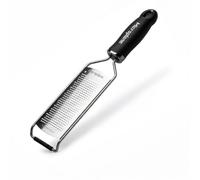 Microplane Gourmet Fine Grater | Ergonomic handle ensures comfort and reduces hand fatigue during heavy-use prep sessions in professional kitchens.