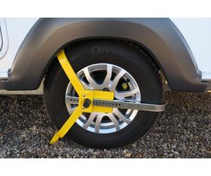 Milenco Lightweight Compact Anti Theft Wheelclamp for 13"-15" Caravan Wheels
