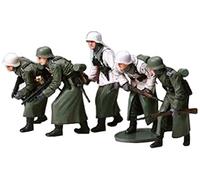Military Miniatures German Assault Infantry Winter Gear - 1:35 Scale Military - Tamiya