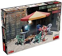 MIN35647 - Miniart 1:35 - Street Furniture w/electronics & Umbr