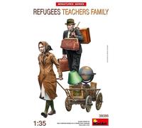 Miniart 38086 1:35 Refugees Teachers Family Plastic Figure Kit - New