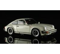 Minichamps - 1:18 Porsche 911 Carrera Coupe 3.2 White (1983) Diecast Model