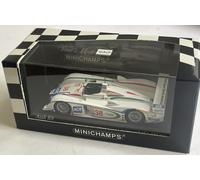 Minichamps 400 021338 Audi R8 race car ALMS Petit Le Mans 2002 Herbert 1:43rd