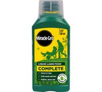 Miracle-Gro Complete Liquid Lawn Food 900Ml Concentrated Fertilizer Greens In 3 Days And Limits Weeds And Moss Treats 66M2