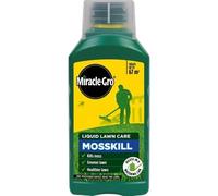 Miracle-Gro Mosskill Liquid Lawn Care - 1L Moss Killer & Lawn Fertiliser, Treats up to 67m², Fast-Acting with Iron for Greener Lawns